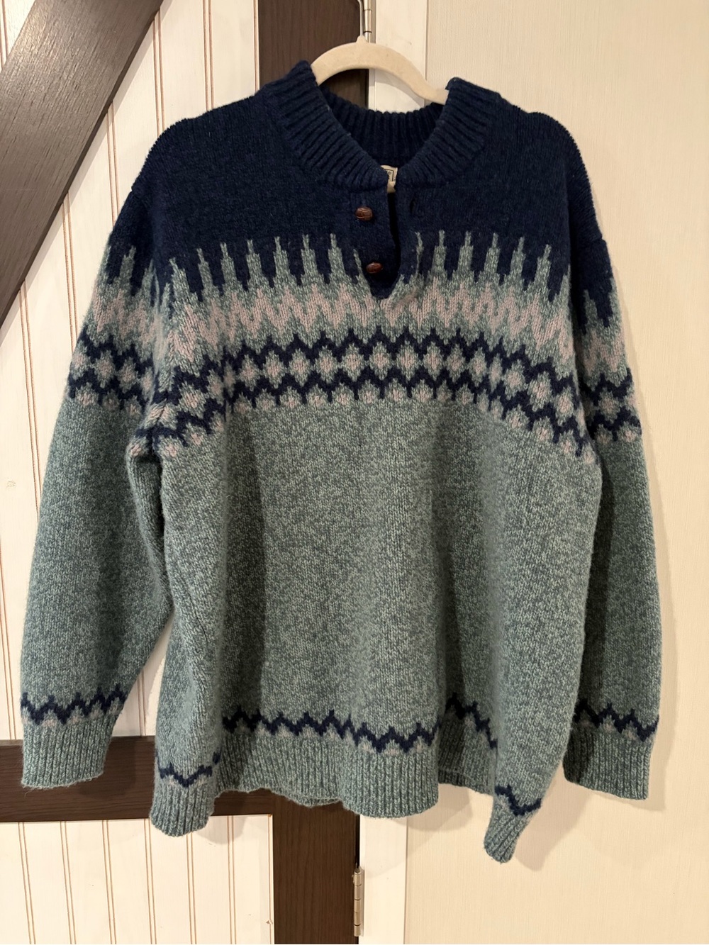 LL BEAN 100% Wool sweater  Xlarge  Tiny Defect Pictured Vintage Thick Nice